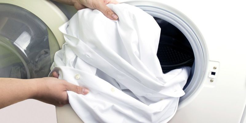 Exclusive washing method for white garments